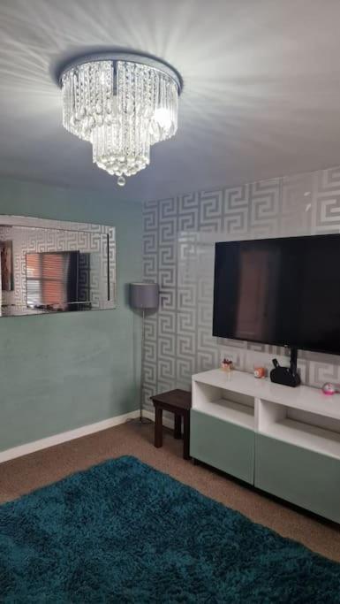 Well Furnished 3 Bedroom House In A Cosy Estate In Bolton Ngoại thất bức ảnh